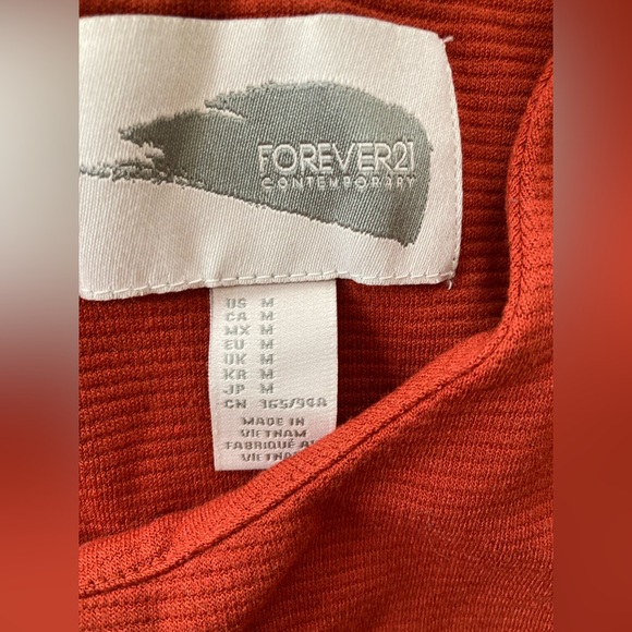 5/25$ ✨ Skater Dress - Picture 5 of 5